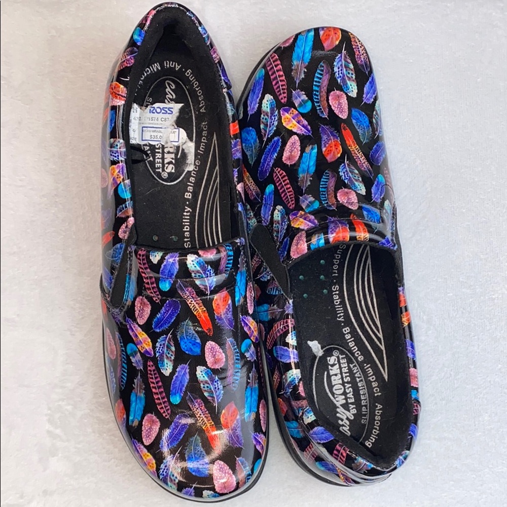 Easy Works by Easy Street Black Non-Slip Clogs w/ Feather Print & Memory Foam